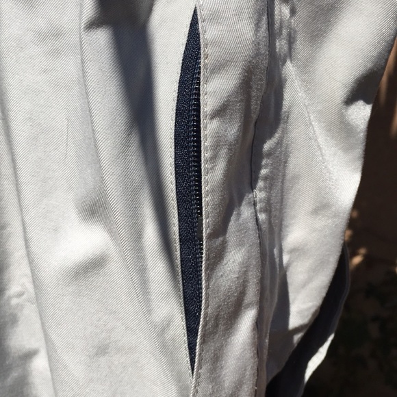 Four Square 04 jacket great for snow weather which now it’s perfect timing - Picture 4 of 12